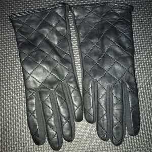 Nwt Black leather gloves